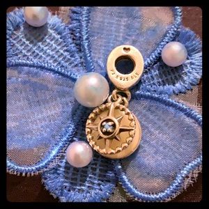 Just Reduced💙Pandora 💙compass dangle S925 ALE 💙